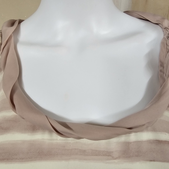 Daisy Fuentes Short Sleeve Round Neck Flowy Top Size XL - Picture 5 of 12